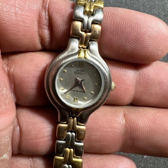 Anne Klein II Vintage Silver Gold Tone Ladies Quartz Watch Round Dial Working - Picture 3 of 10